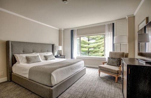 Lakeview Hotel | The Woodmark Hotel & Still Spa on Lake Washington