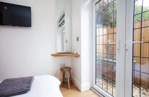 West Bridgford Apartment | The Woodpecker Snug