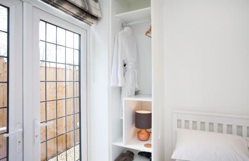 West Bridgford Apartment | The Woodpecker Snug