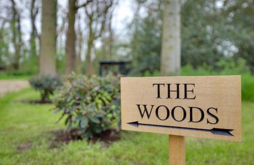 Hatfield Broad Oak Apartment | The Woods - Luxury cabin in a woodland setting