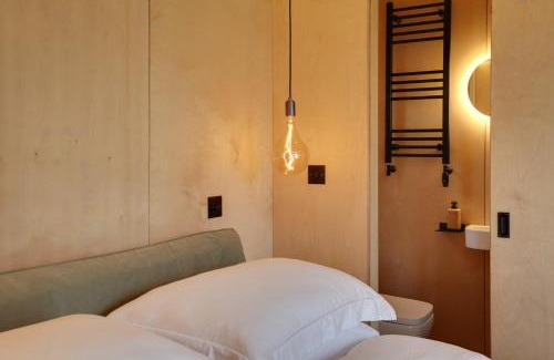 Hatfield Broad Oak Apartment | The Woods - Luxury cabin in a woodland setting