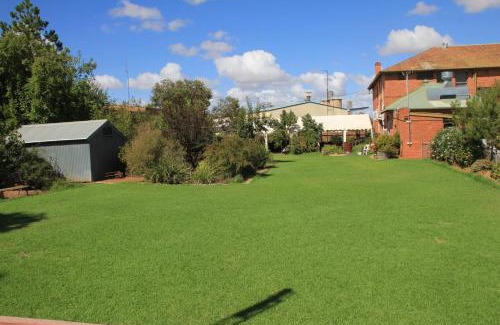 Woomelang Hotel | The Woomelang Hotel