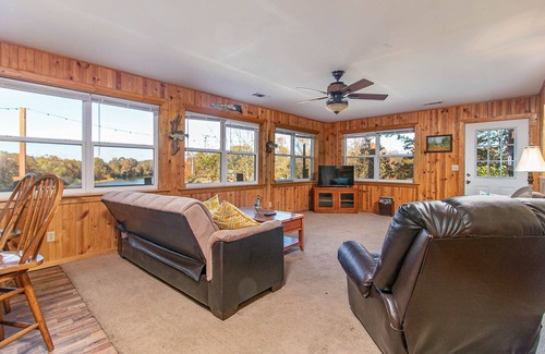 Doniphan House | The Worley Rock Cabin on Current River - Doniphan, MO