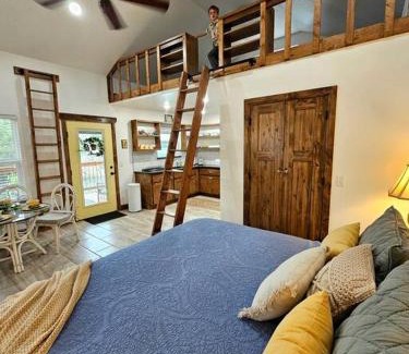 Guthrie House | The Wren's Nest Lake Cottage
