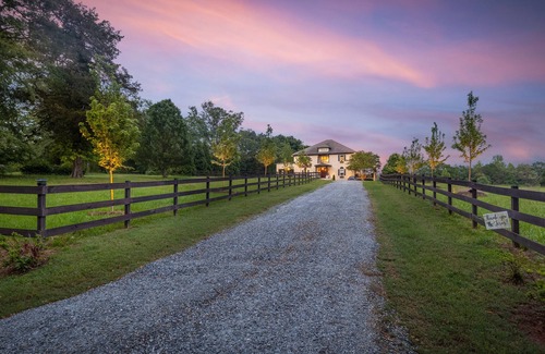 Simpsonville House | The Wright Place-Private Country Estate 25/min to DT G-Ville. Pool/Hottub!