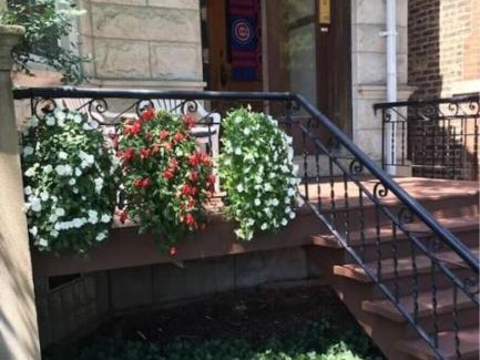 Wrigleyville Apartment | The Wrigleyville Garden 200 Steps to Wrigley-2BR