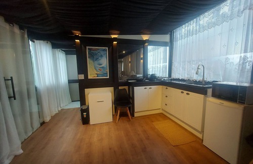 Vila Poran Apartment | The Writers House - Suite Residences