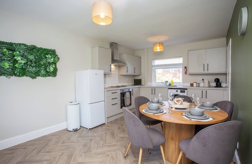 Chester-le-Street House | The Wynd | Vacant Nests| Spacious 3BR | Parking