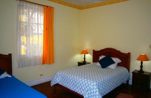 La Mariscal House | The Yellow House