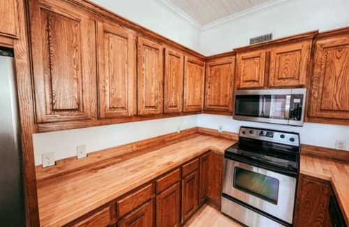 Waxahachie Apartment | The Yellowrose Downtown