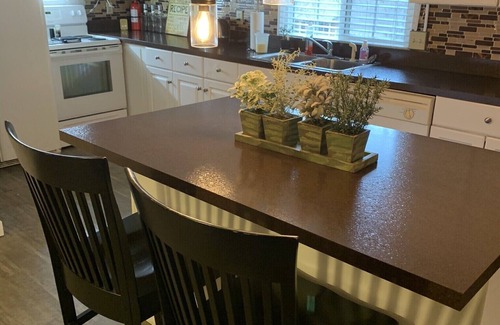 Berlin Apartment | The Yoder’s on Somerset: Sleeps 1-6.