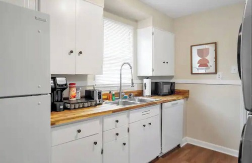 Memphis Apartment | The Zen Den by UofM- 3BR w/Large Outdoor Area