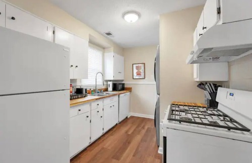 Memphis Apartment | The Zen Den by UofM- 3BR w/Large Outdoor Area