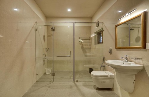 Udumbanchola Bed & Breakfast | Thekkady Kalarickal Heritage Bungalow