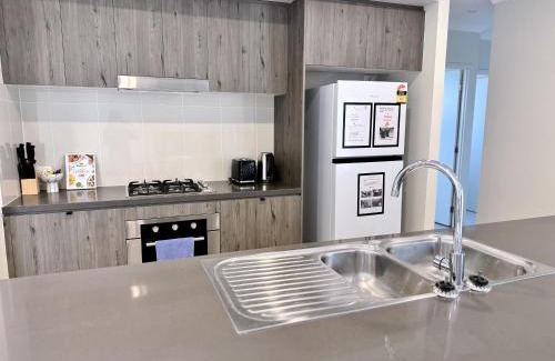 Coomera Villa | Theme Park Retreat Coomera 5 Beds Villa