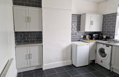 Tunstall House | Therence Accommodations can sleep up to 4 Guests in Chesterton, Stoke on Trent