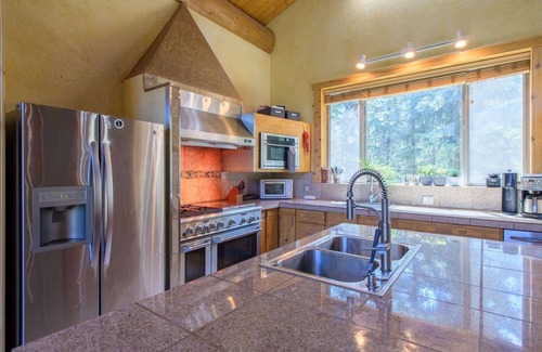 Eureka House | Therriault Pass Sanctuary – 6ppl