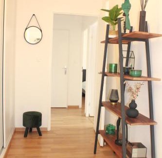 Longwy Apartment | TheSkyFall , cosy appartement, terrasse & parking