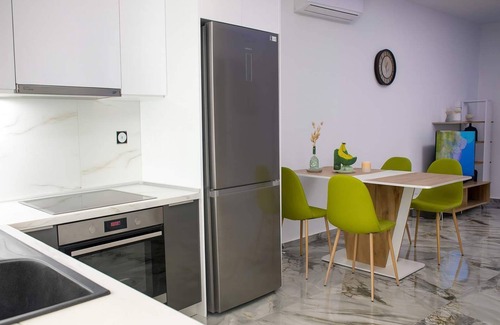 Ampelokipoi-Menemeni Apartment | Thessaloniki Luxe Suite, Achilles' Private Getaway