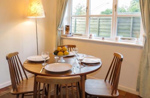 Knodishall House | Thimble Cottage - Aldeburgh Coastal Cottages