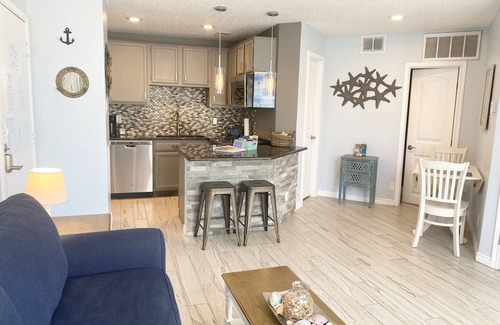 Corpus Christi Condo | Third floor condo with ocean views