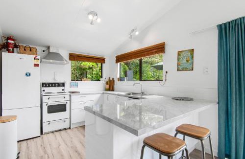 Havelock House | Thirsty Weta Belvue - Havelock Holiday Home