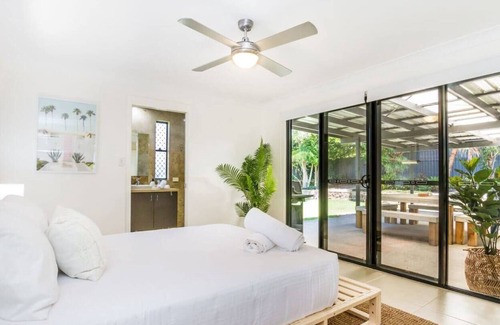 Bli Bli House | This 4BR oasis boasts beautiful decor that blends comfort & style.