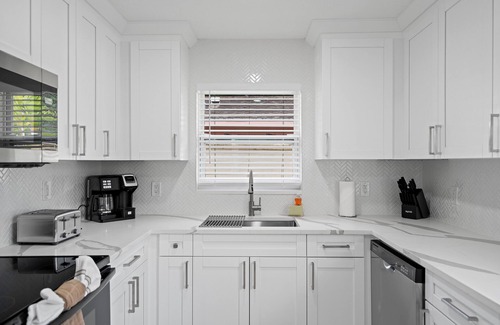 Largo Apartment | This apartment is a 0 bedroom(s), 2 bathrooms, located in Largo, FL.