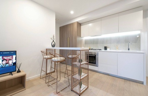 Carlton South Apartment | This apartment is a 2 bedroom(s), 1 bathrooms, located in Melbourne, VIC.