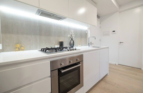 Carlton South Apartment | This apartment is a 2 bedroom(s), 1 bathrooms, located in Melbourne, VIC.