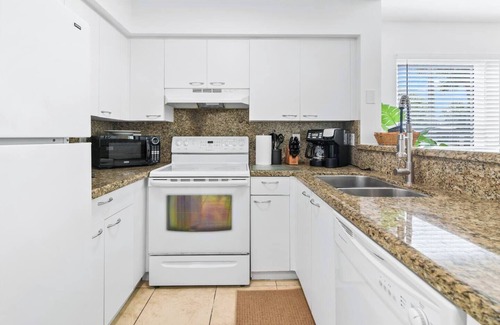 Mission Bay Apartment | This apartment is a 2 bedroom(s), 2 bathrooms, located in Boca Raton, FL.