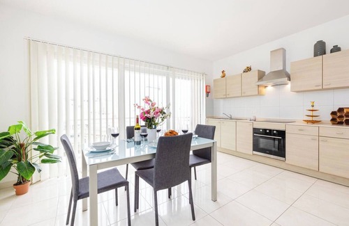 Ta' Pennellu Apartment | This apartment is a 2 bedroom(s), 1 bathrooms, located in Il-Mellieħa, null.