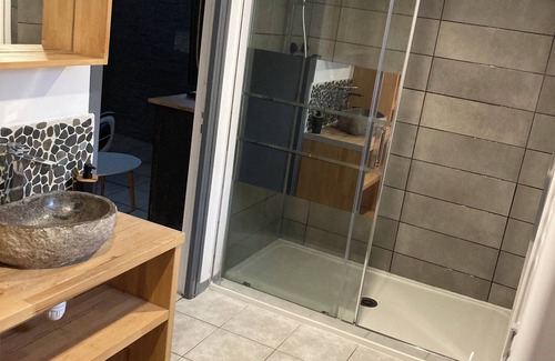 Hohwiller Apartment | This apartment of 45 m in the basement of my house ceilings do not exceed 2 m