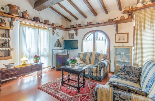 Scarperia House | This beautiful and tastefully furnished vacation villa is located in the green hills of Mugello, rea
