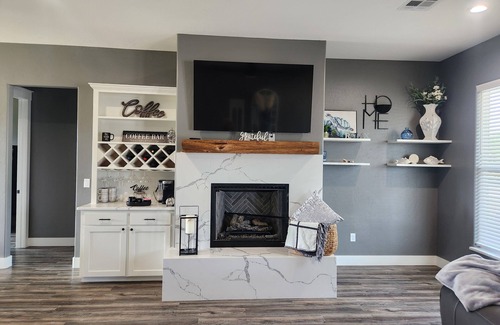 Mead House | This beautiful spacious new home is perfect for group trips or family getaways.