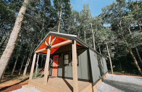 Hartwell RV Rental | This campground is a 0 bedroom(s), 1 bathrooms, located in Hartwell, GA.