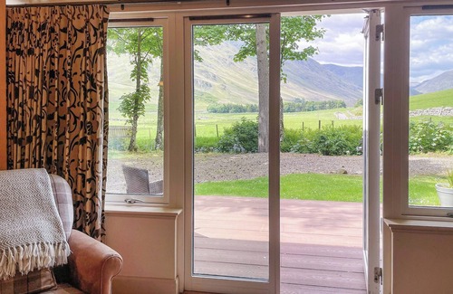 Clova Cottage | This charming cottage is fully equipped with everything you could need.