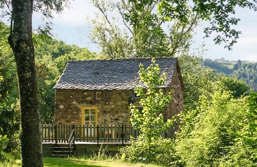 Mirandol-Bourgnounac House | This cosy stone house is situated in an idyllic location in a forest and close to the river Vaur.