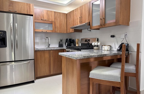 Gregorio Luperon Apartment | This apartment is a 3 bedroom(s), 2 bathrooms, located in Santiago De Los Caballeros, Santiago.