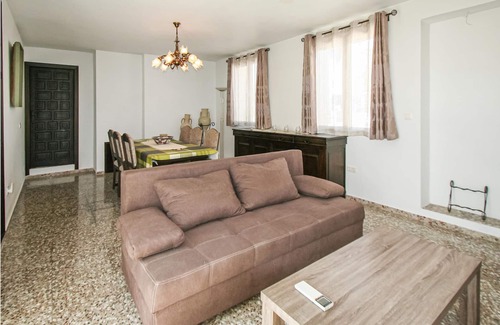 Crevillente House | This dreamlike 3-bedroom vacation terraced house convinces with an equipment that considers every de