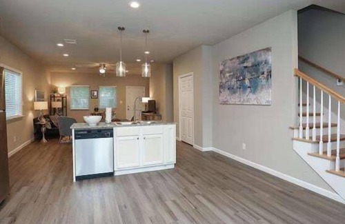 Pasadena Apartment | This duplex is a 3 bedroom(s), 2.5 bathrooms, located in Pasadena, TX.