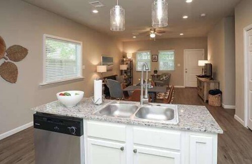 Pasadena Apartment | This duplex is a 3 bedroom(s), 2.5 bathrooms, located in Pasadena, TX.