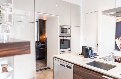Centrum Apartment | This ground floor apartment features 65m2 of space with a herringbone floor.