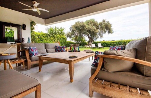 Golturkbuku House | This house is a 1 bedroom(s), 3 bathrooms, located in Bodrum, Muğla.