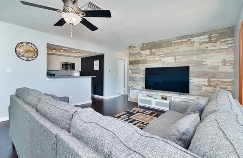Venice East House | This house is a 2 bedroom(s), 1 bathrooms, located in Venice, FL.