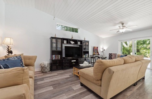 Old Orchid House | This house is a 3 bedroom(s), 2 bathrooms, located in Vero Beach, FL.