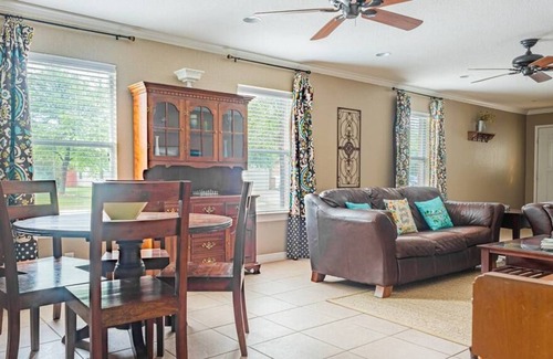 Boerne House | This house is a 3 bedroom(s), 2 bathrooms, located in Boerne, TX.