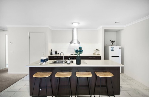 Sanctuary Lakes House | This house is a 4 bedroom(s), 2 bathrooms, located in Point Cook, VIC.