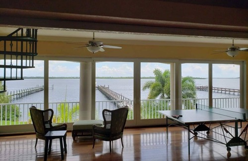Gulf Cove House | This house is a 6 bedroom(s), 4.5 bathrooms, located in Port Charlotte, FL.