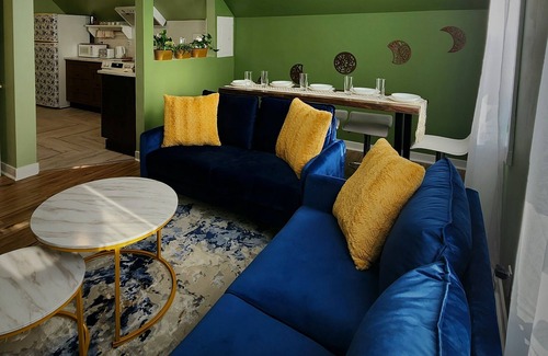 Bancroft Apartment | This is a private second-floor suite with its own entrance.